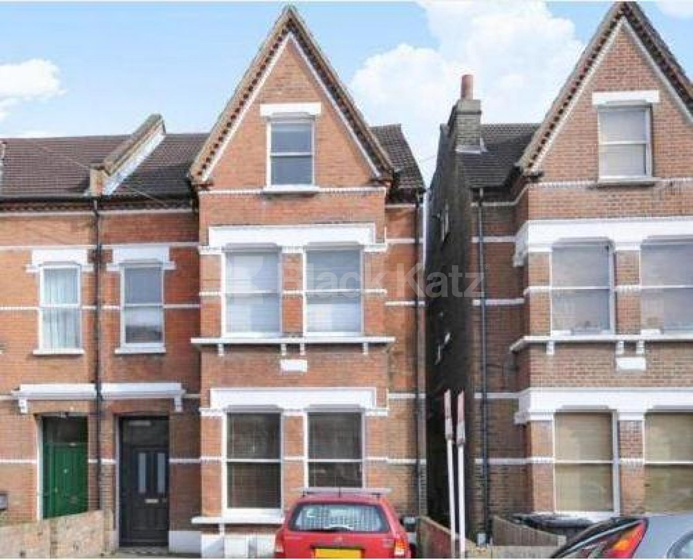 			LET, Studio Apartment, 1 bath, 1 reception Studio			 Gleneagle Road, Streatham Common SW16